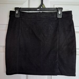 NWT Black Yozy Skirt Sz Large